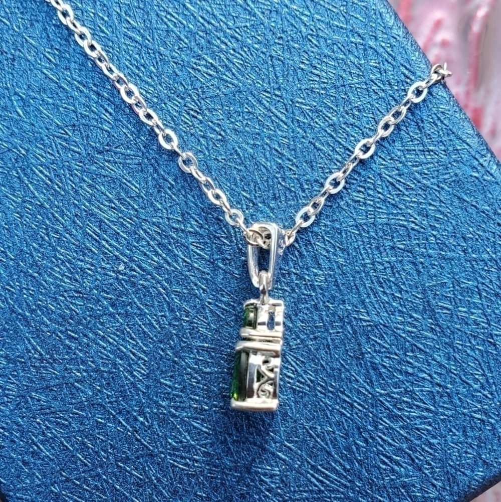 Chrome Diopside Platinum Over Sterling Silver Necklace - Picture 2 of 5